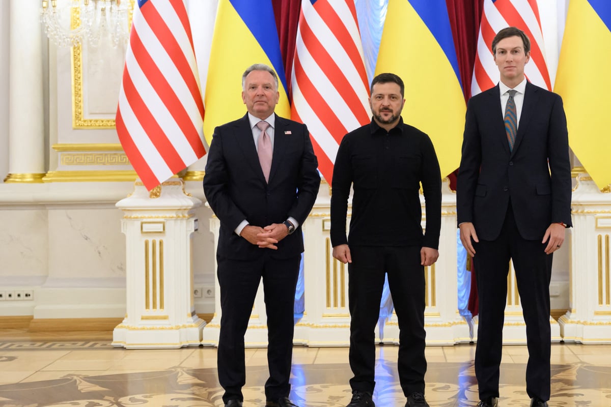Zelensky makes big statement on "next steps" after meeting with Trump officials