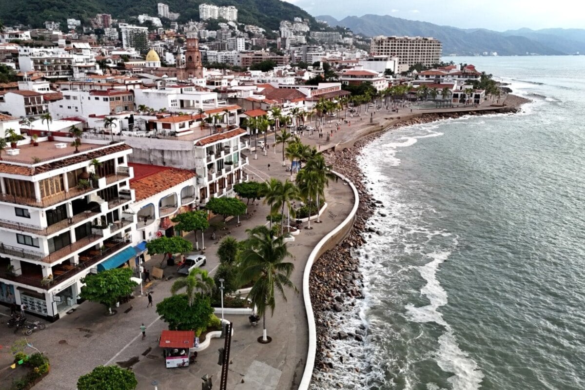 Hurricane Simon strengthens to Category 4 monster, threatens Mexico's coastline