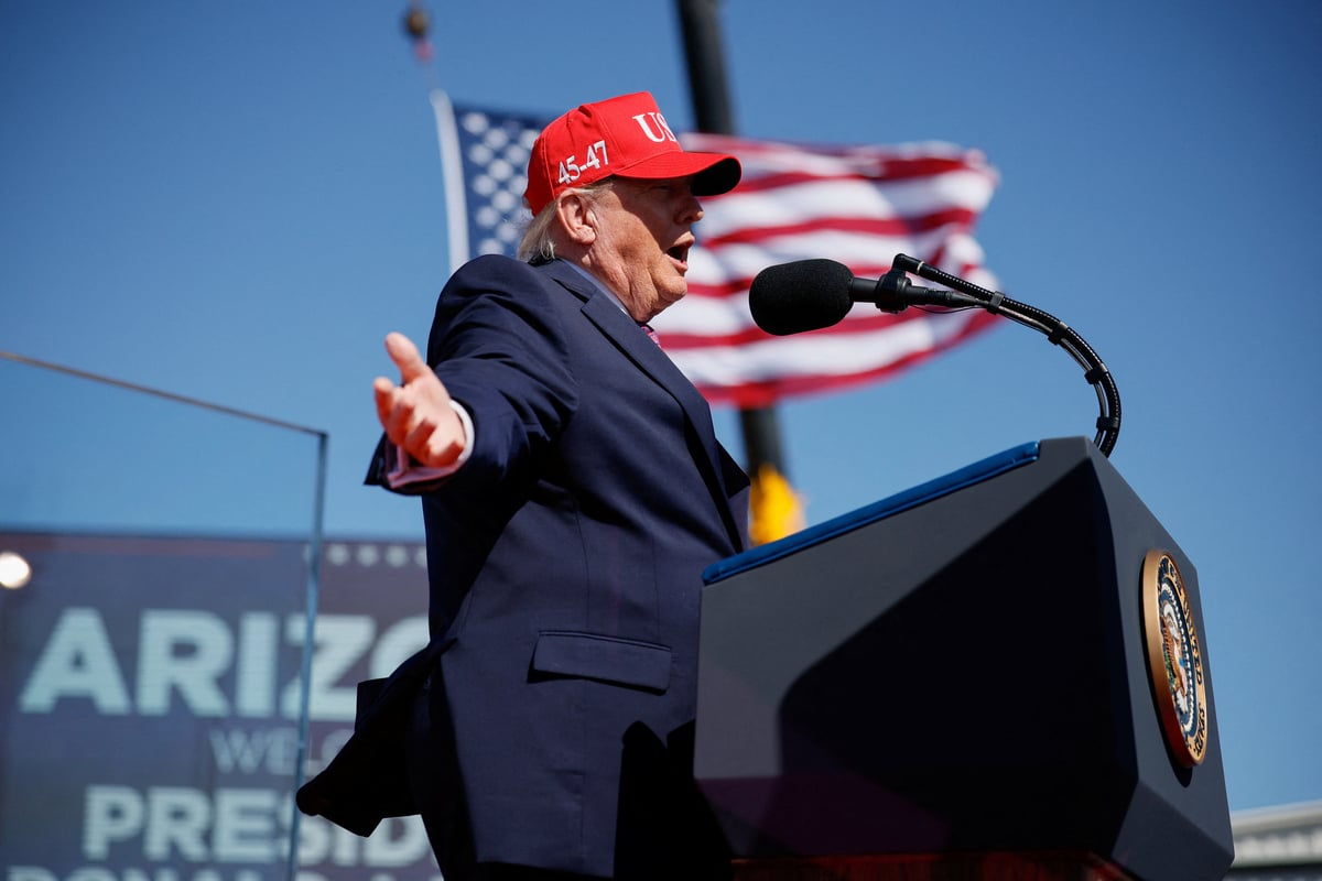 Trump says leakers of US military information "should be shot"