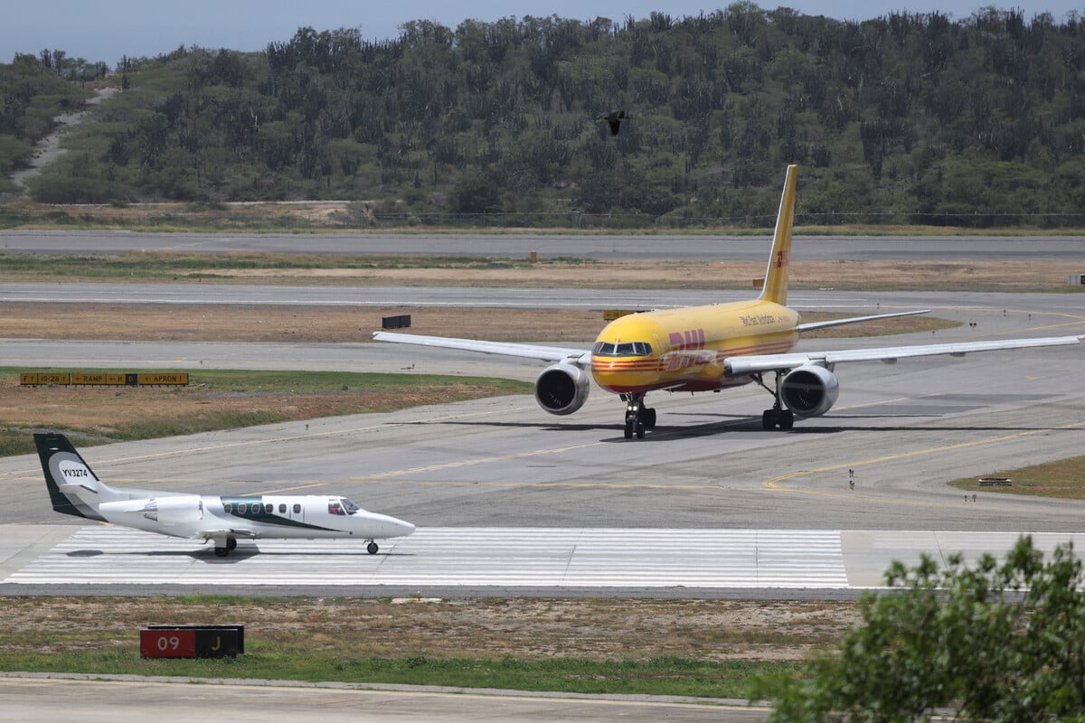 Venezuela seeking ways to reopen main airport after damaging earthquakes