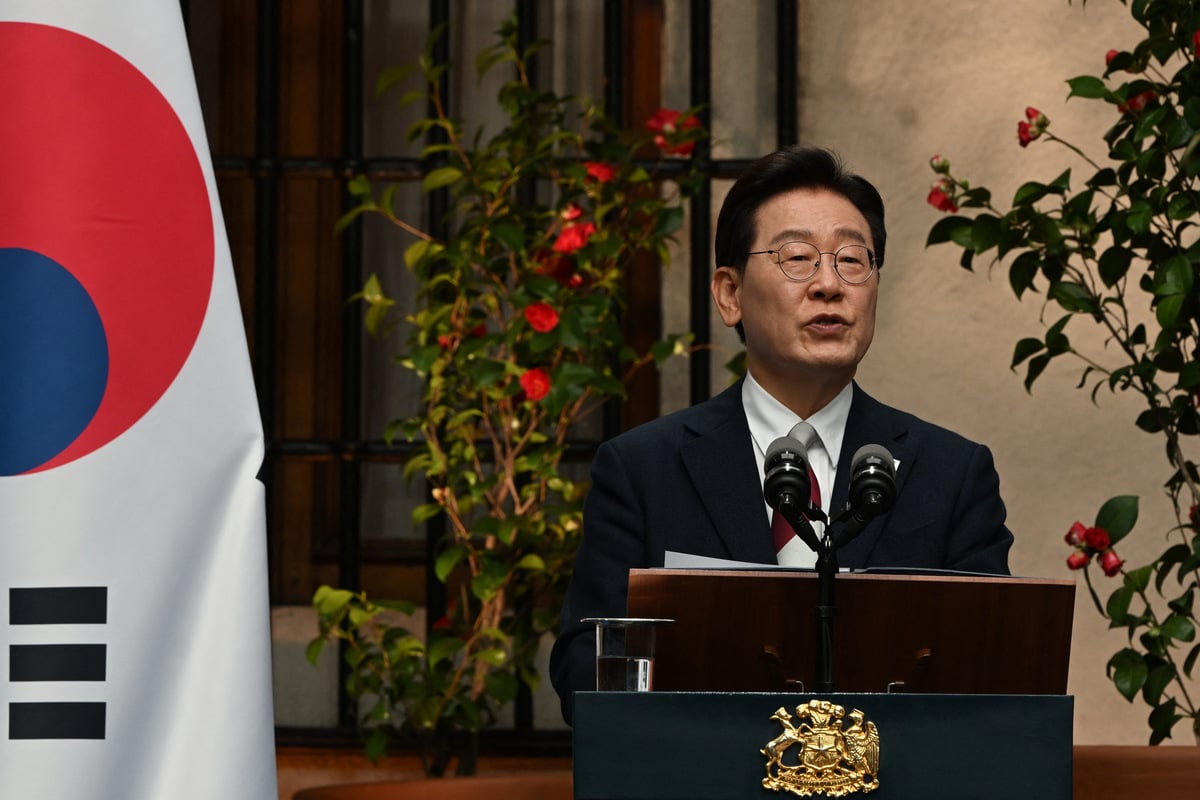 South Korean president backs Trump's effort to open dialogue with North Korea