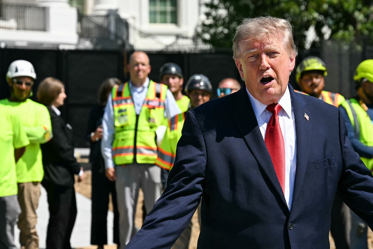 Trump shows off lavish White House helipad: "One thing I know how to do is build!"