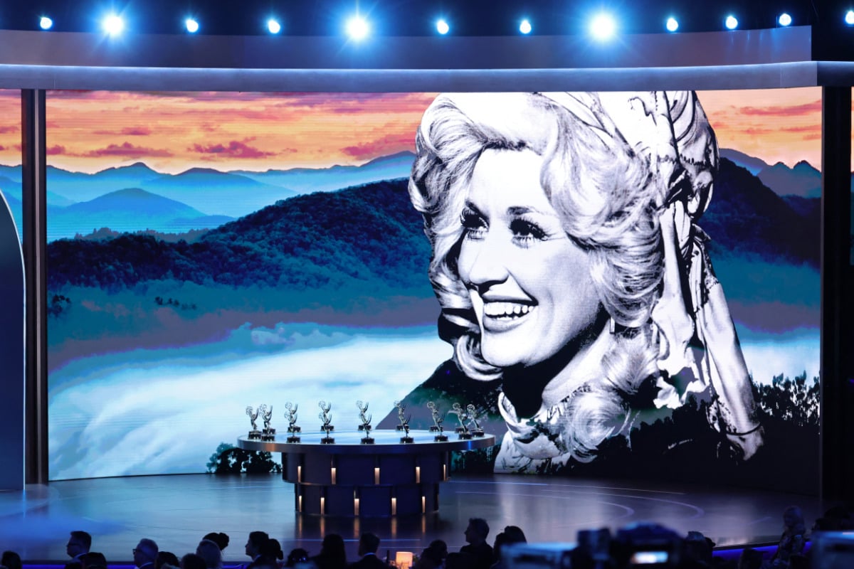Dolly Parton surprises audience with video acceptance for posthumous lifetime achievement prize