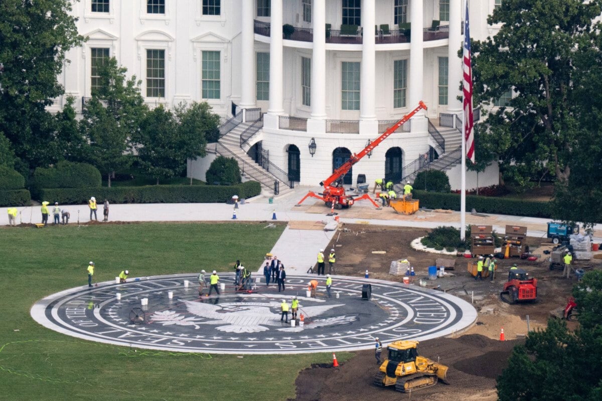 Construction worker injured while working on one of Trump's White House renovations