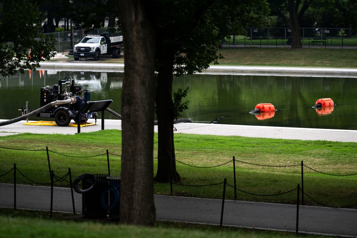 Trump says Reflecting Pool to be refilled as he once again blames "vandals" for setbacks
