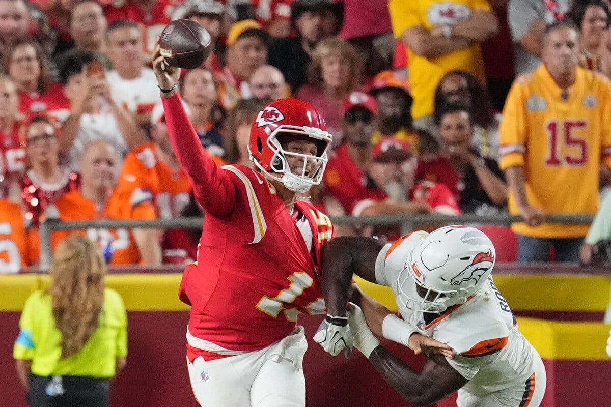Patrick Mahomes makes triumphant return as Chiefs rout Broncos 