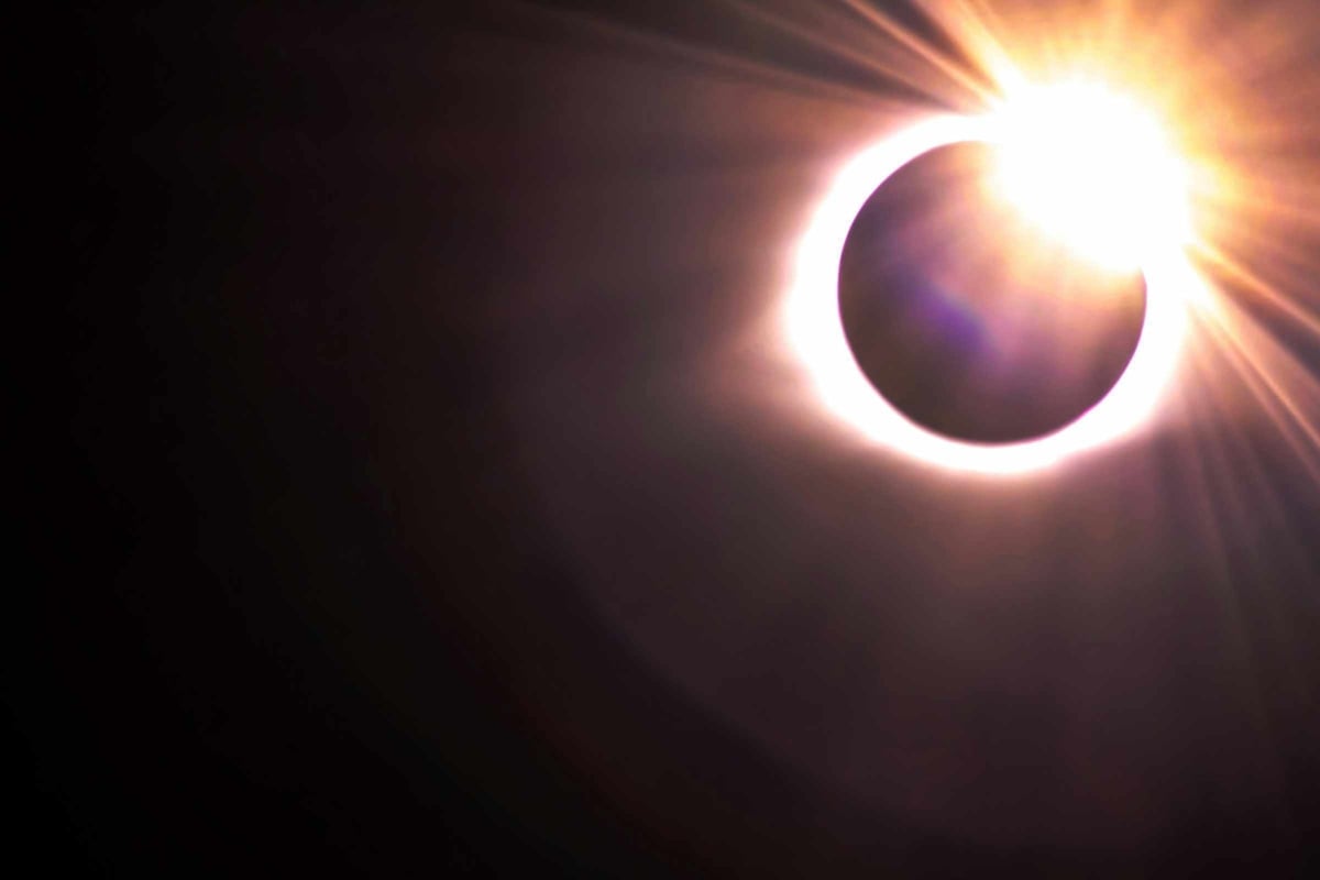 Rare total solar eclipse plunges Iceland into total darkness for first time since 1433!
