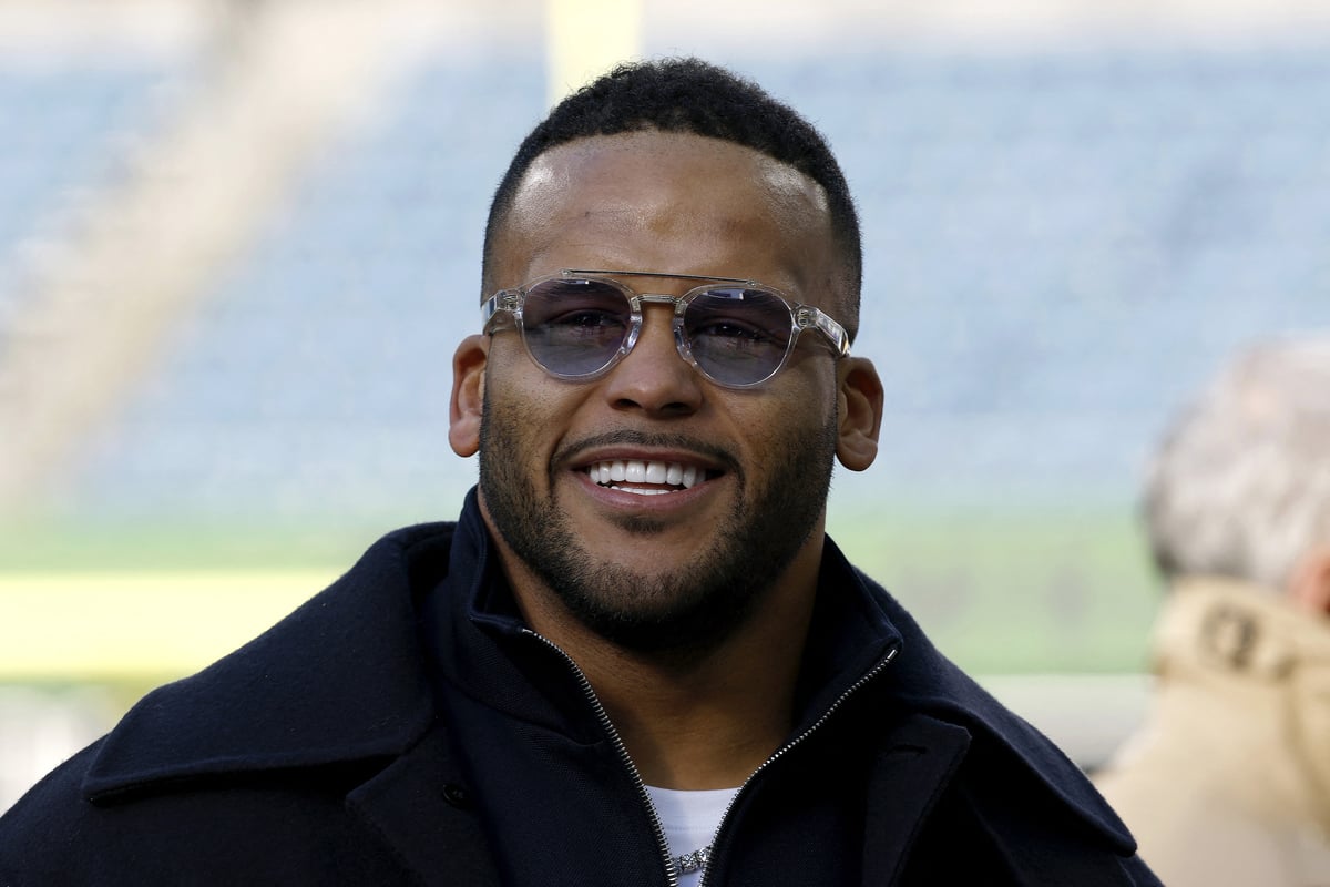 NFL vet Aaron Donald returns to Rams to "do something special"