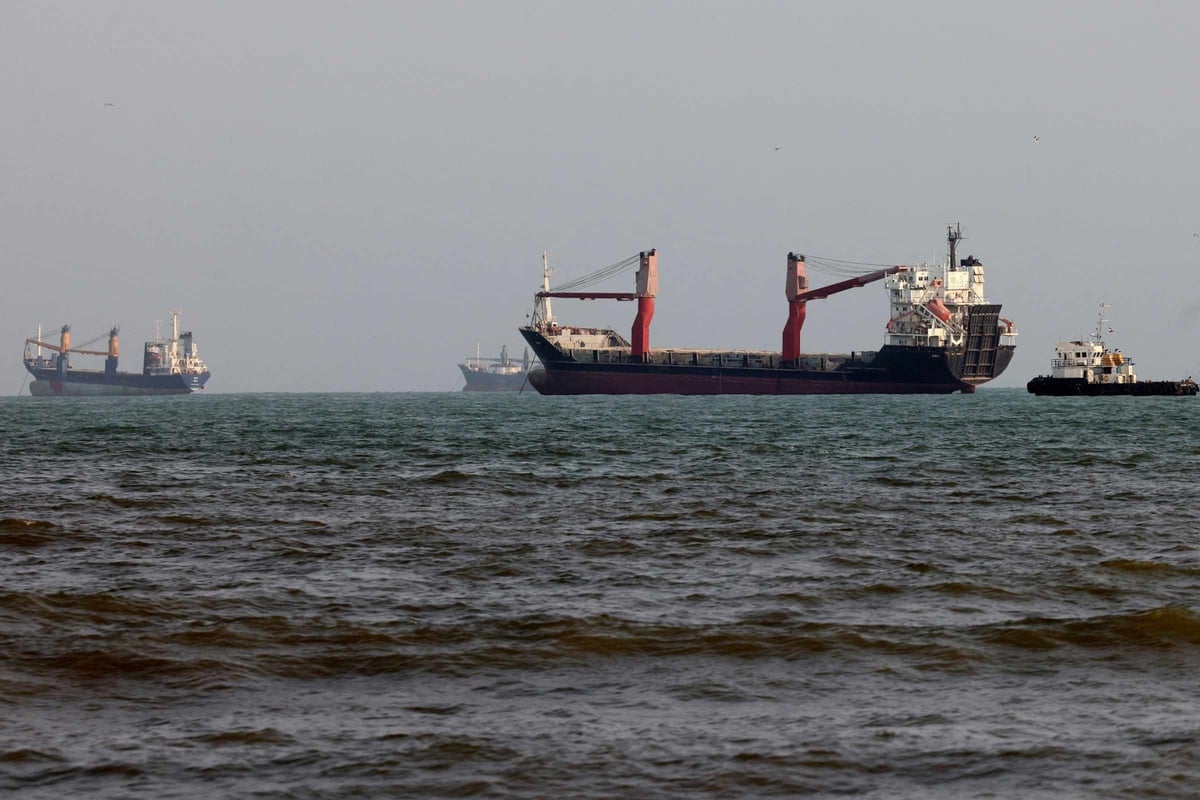 US helicopter fires on Panama ship attempting to break Iranian port blockade