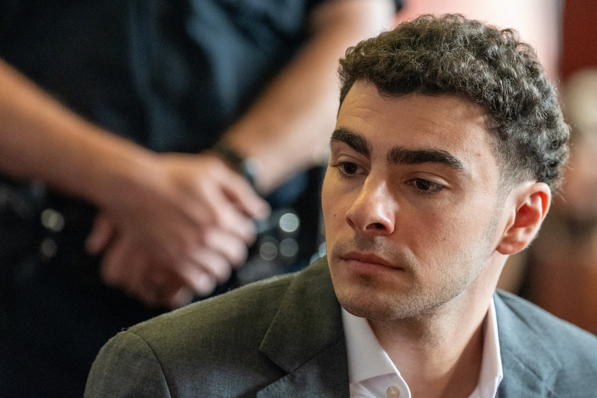 Is Luigi Mangione planning to take a plea deal in his federal murder case?