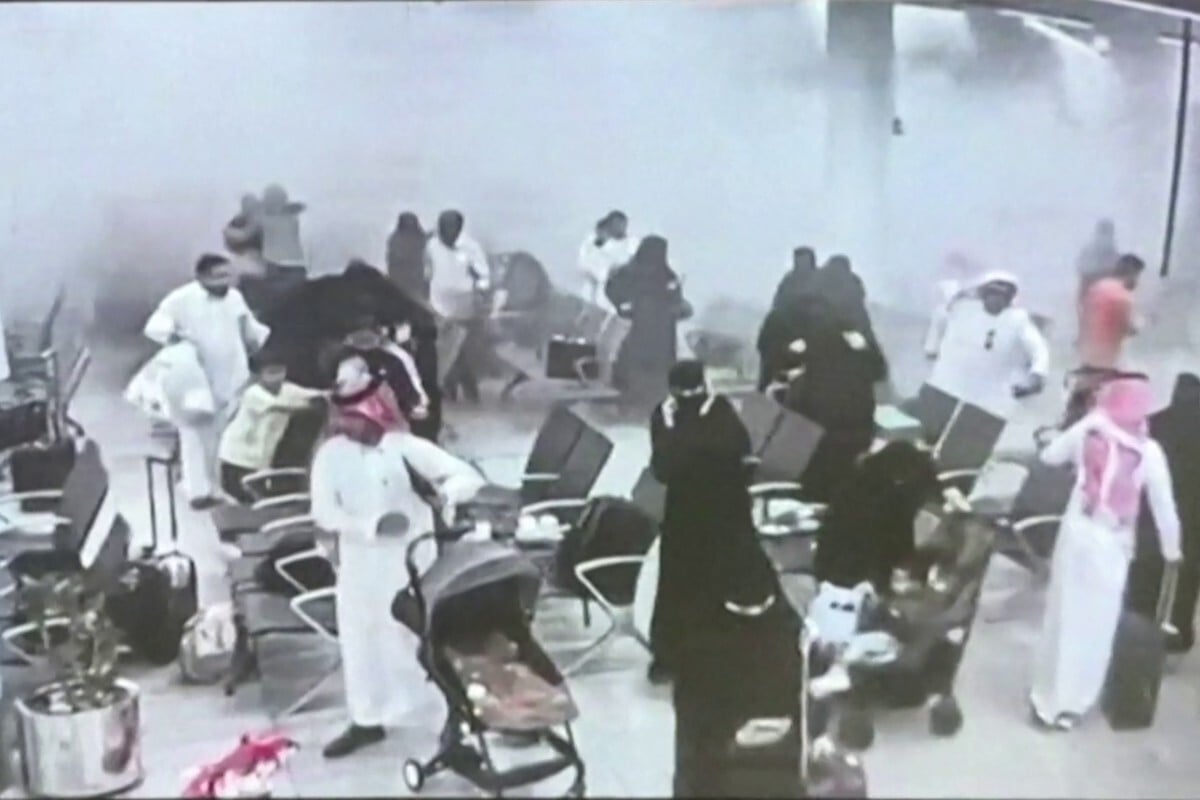 Houthis slam Riyadh airport with fresh attacks hours after flights resume following deadly strikes