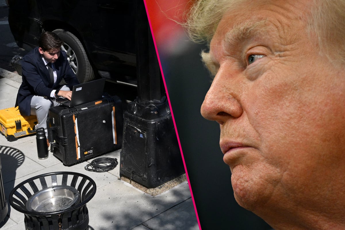 Trump makes good on "fake news" ban as reporters denied White House access