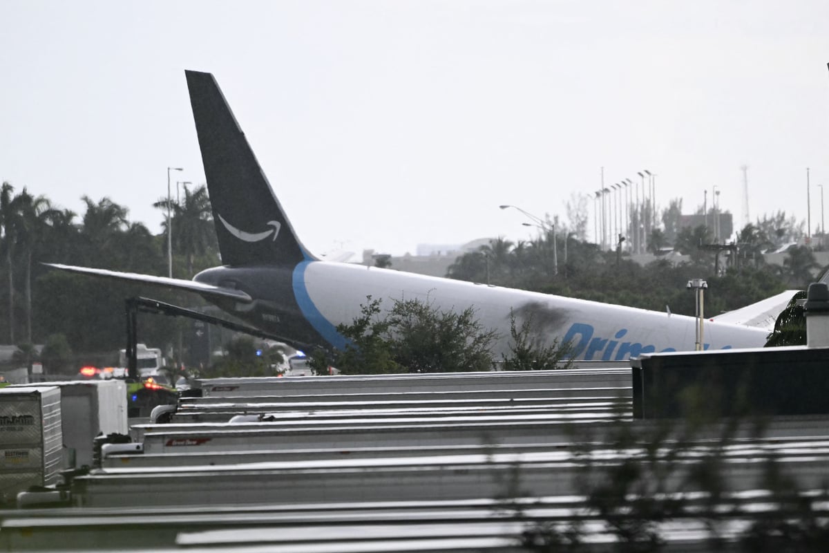 Amazon addresses fiery "fast-moving" plane crash in Miami as death count rises