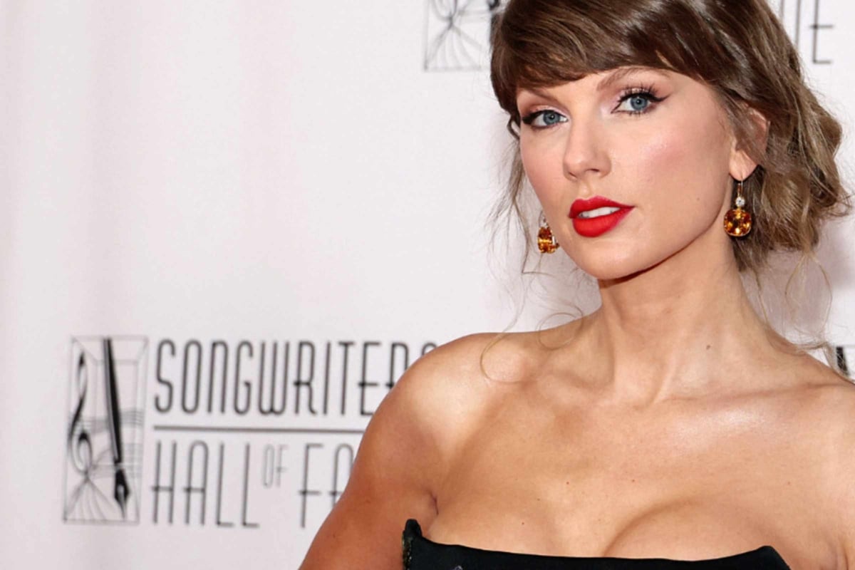 Taylor Swift reflects on career at intimate Grammy Museum show: "I love my country roots more and more"