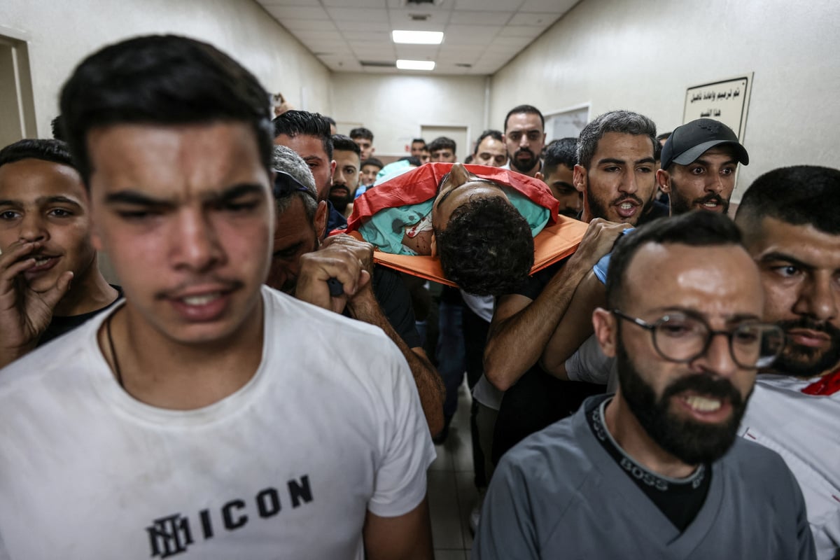 Israeli army kills two Palestinian teenagers during "siege" on West Bank village
