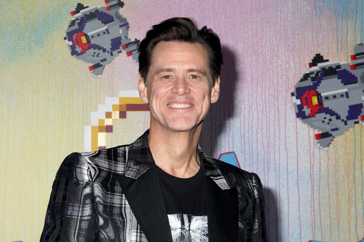 Jim Carrey throws political punch at "killer clown" Trump