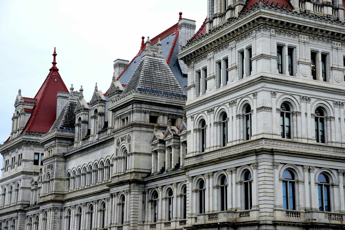 Woman charged with IS-inspired terrorist plot to blow up New York State Capitol buildings