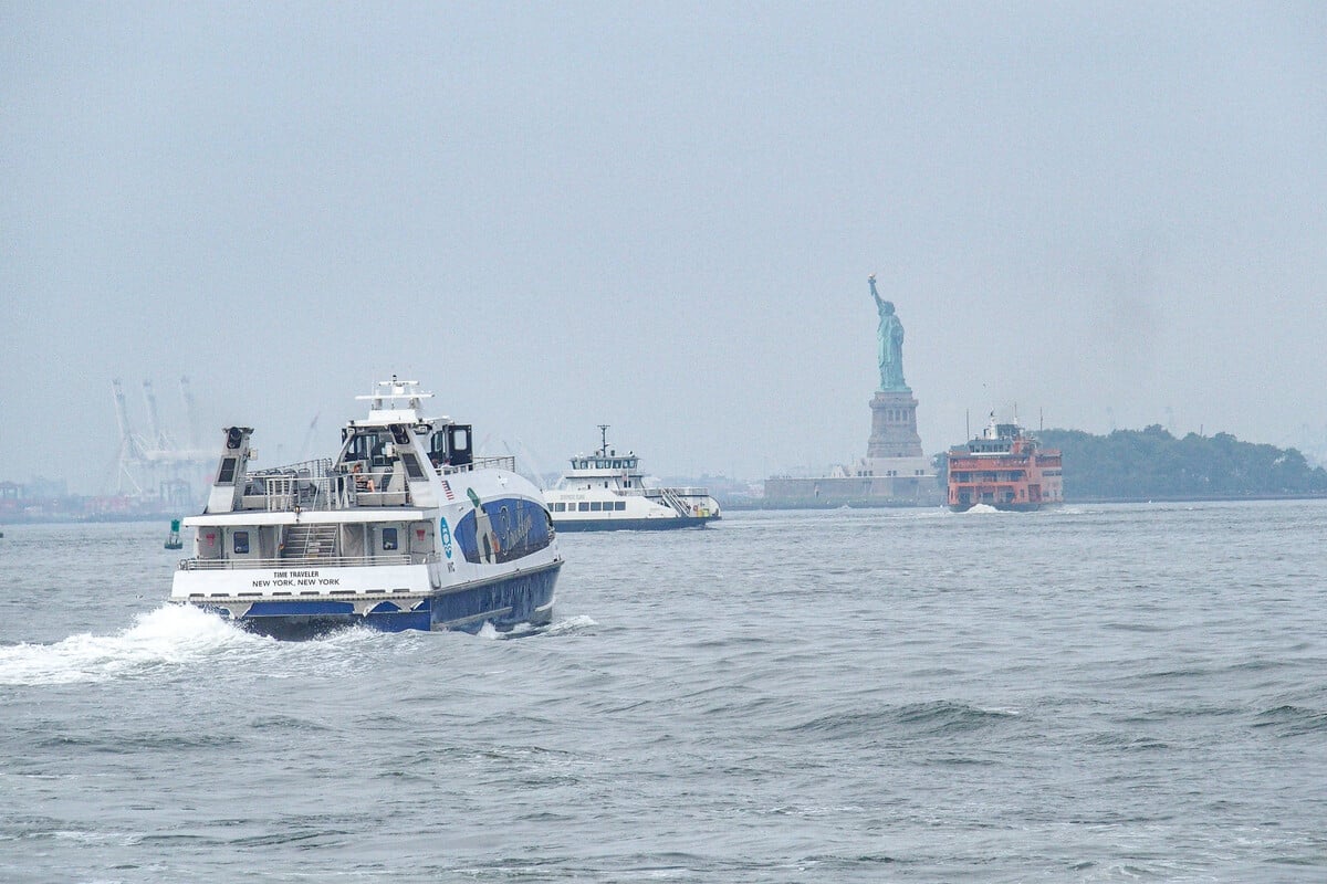 Man arrested after speedboat flips near Statue of Liberty, killing mom and baby