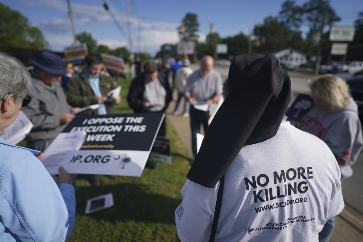 Trump's Justice Department makes moves to expand federal executions – including by firing squad