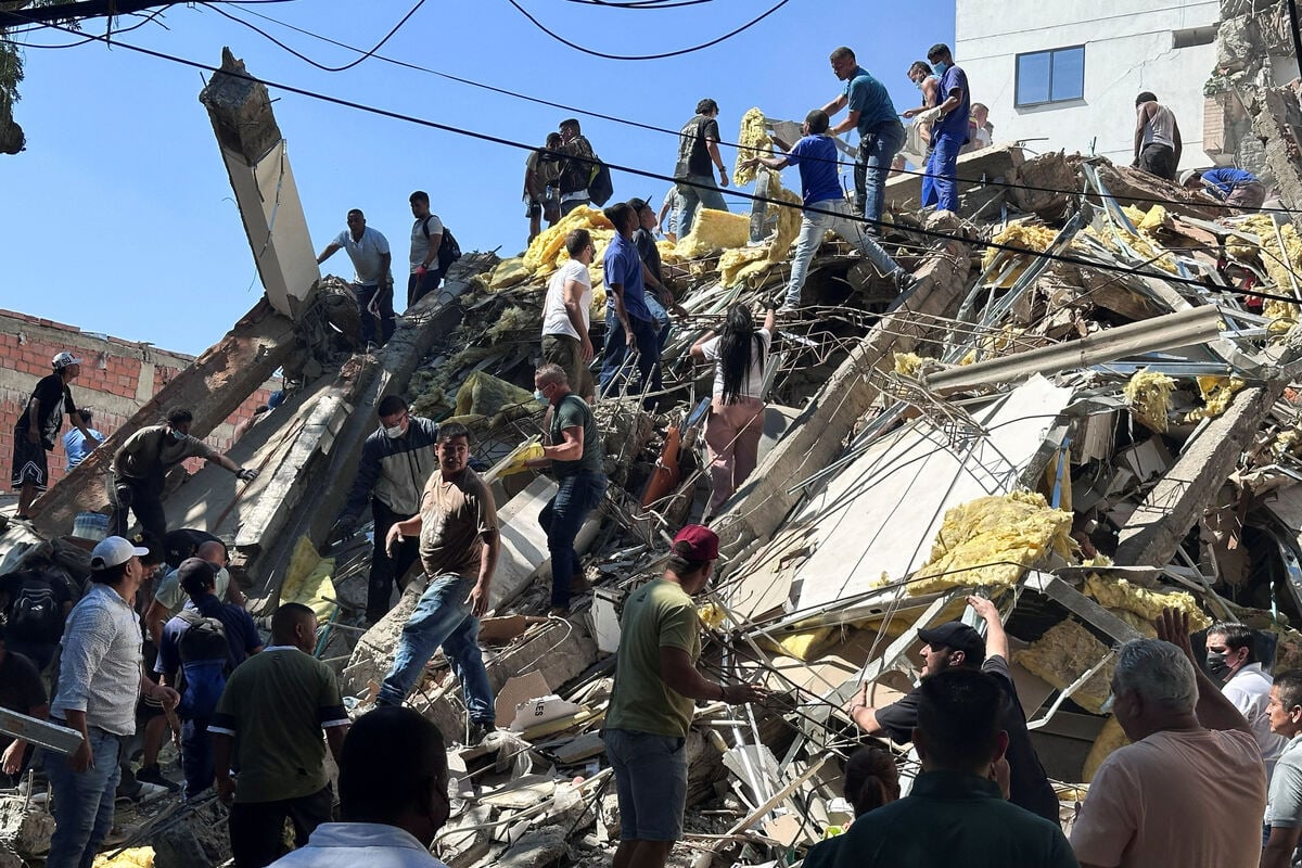 Powerful earthquake in Colombia leaves dozens dead and more trapped under rubble