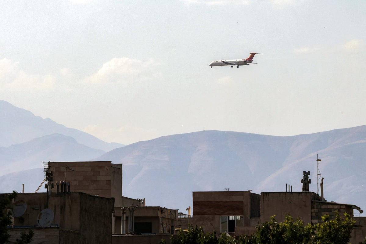 Iran vows to maintain international flights despite US threats