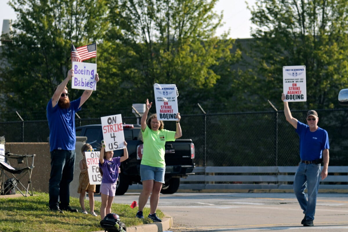 Boeing defense workers agree to new contract, ending months-long strike