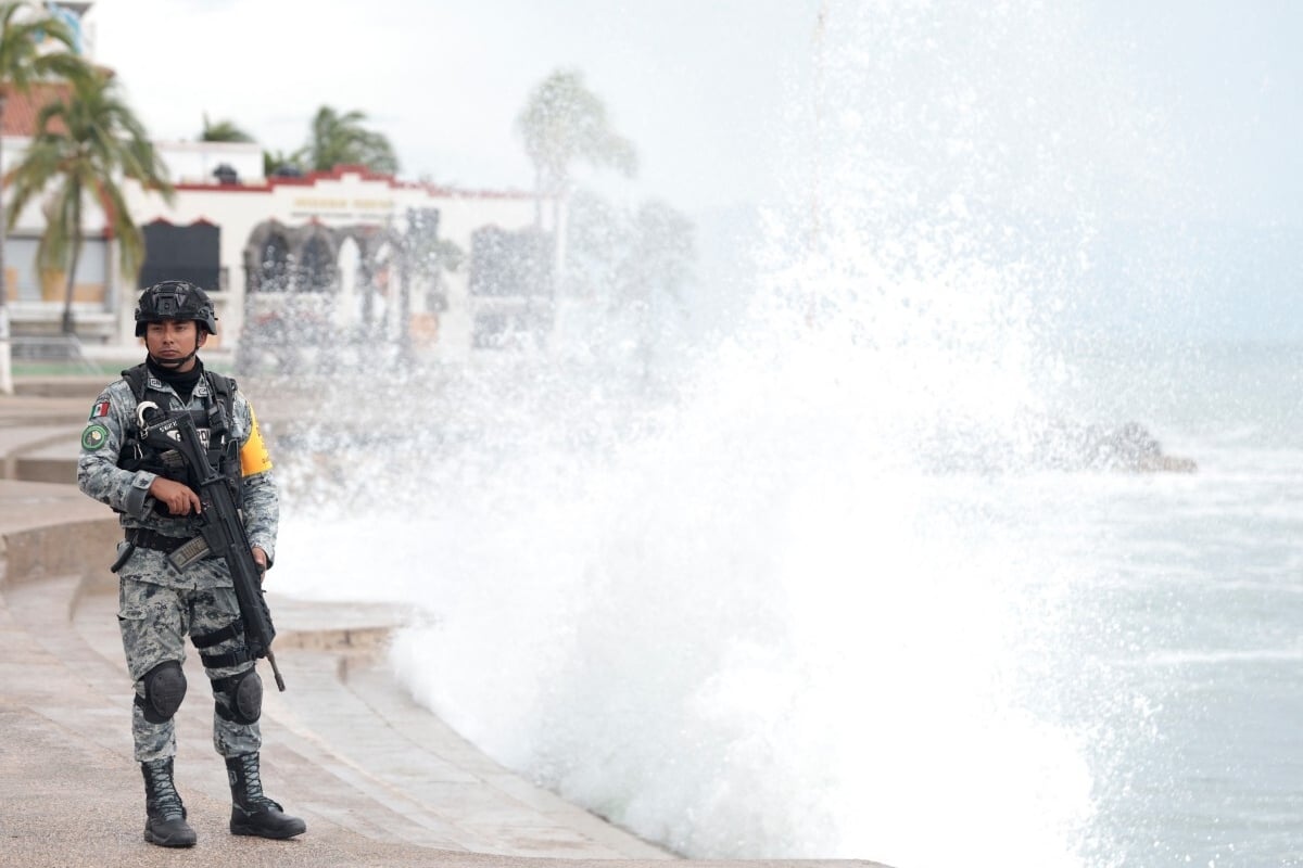 Hurricane Simon skirts Mexico's coastline, posing severe danger