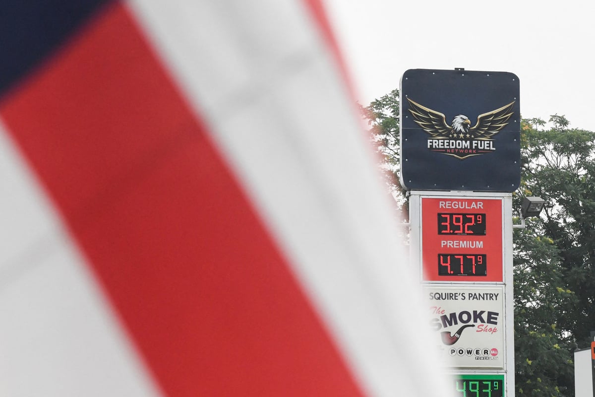 Trump's favorite discount gas stations sold stunning amounts of stolen fuel, lawsuit alleges