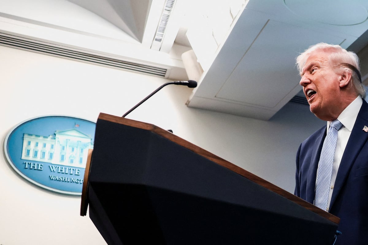 Trump threatens journalists who reported on missing crew member of downed fighter jet