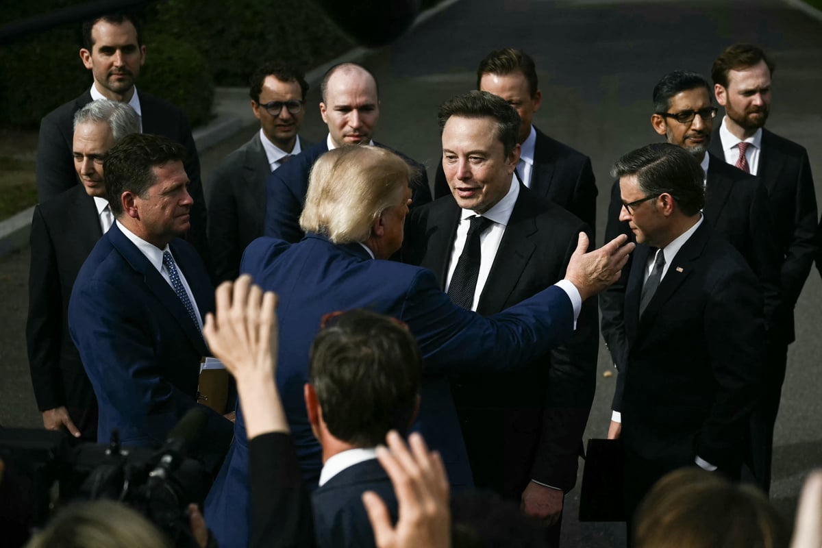 Trump agrees to let AI companies self-regulate: "They're going to police themselves!"