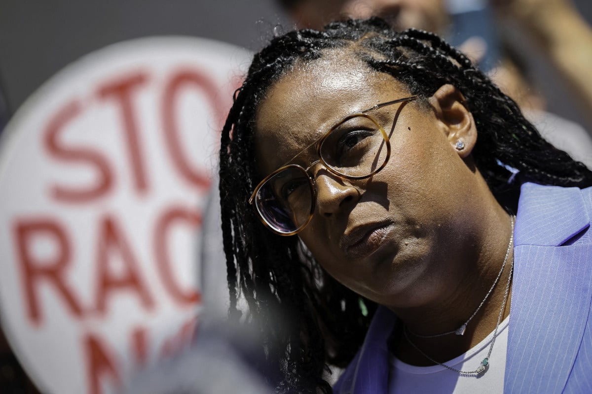 LaMonica McIver enters plea on charges of "forcibly impeding" officers at ICE facility