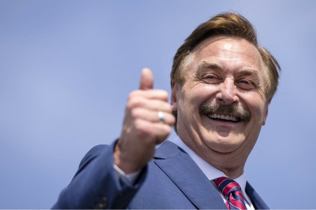 Trump drops big endorsement of "Pillow Man" Mike Lindell in Minnesota governor race