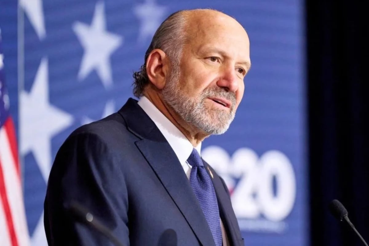 Death of whistleblower who exposed Howard Lutnick's Epstein ties stirs social media suspicion