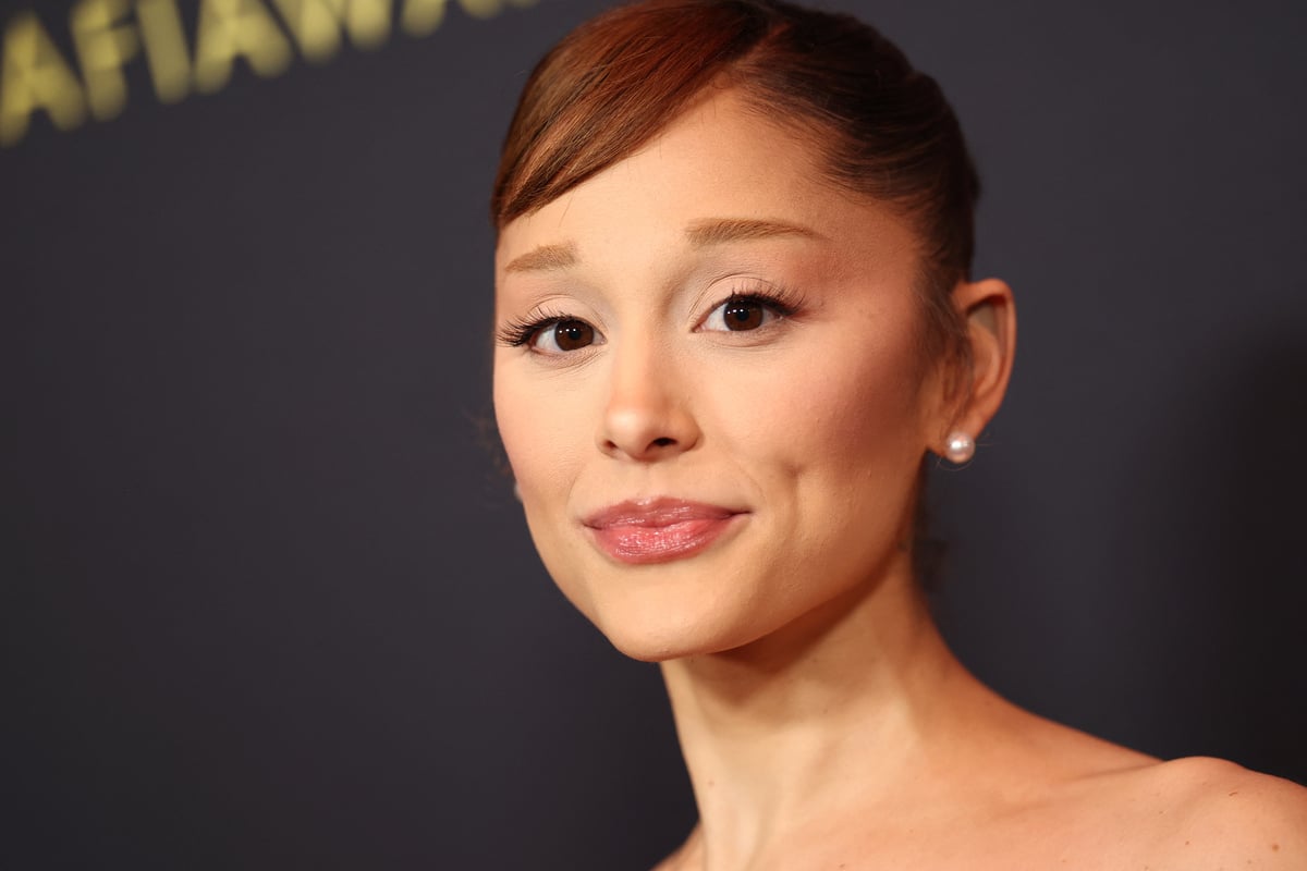 Ariana Grande's boyfriend shares new pics, and fans are alarmed 