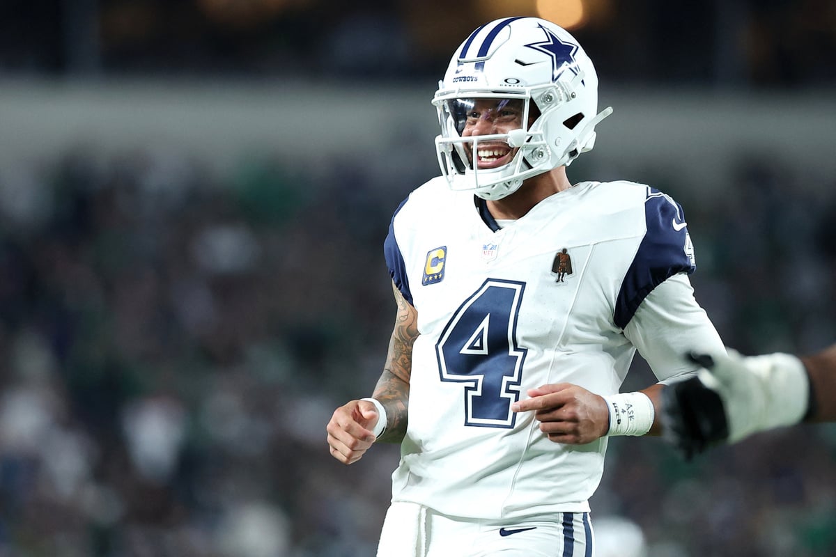 Dak Prescott fires Cowboys to win over injury-wracked Eagles