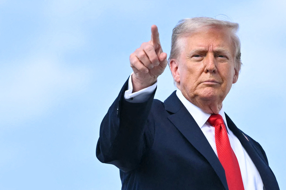 Trump admin. to cut research funding from colleges and give the money to AI development