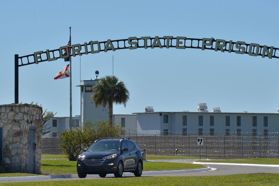 Four people on death row scheduled for execution – including one by nitrogen gas