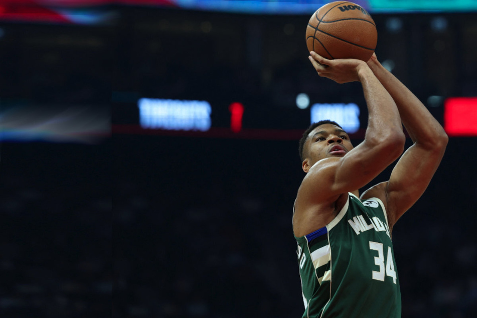 Giannis Antetokounmpo addresses Bucks' poor form ahead of season opener