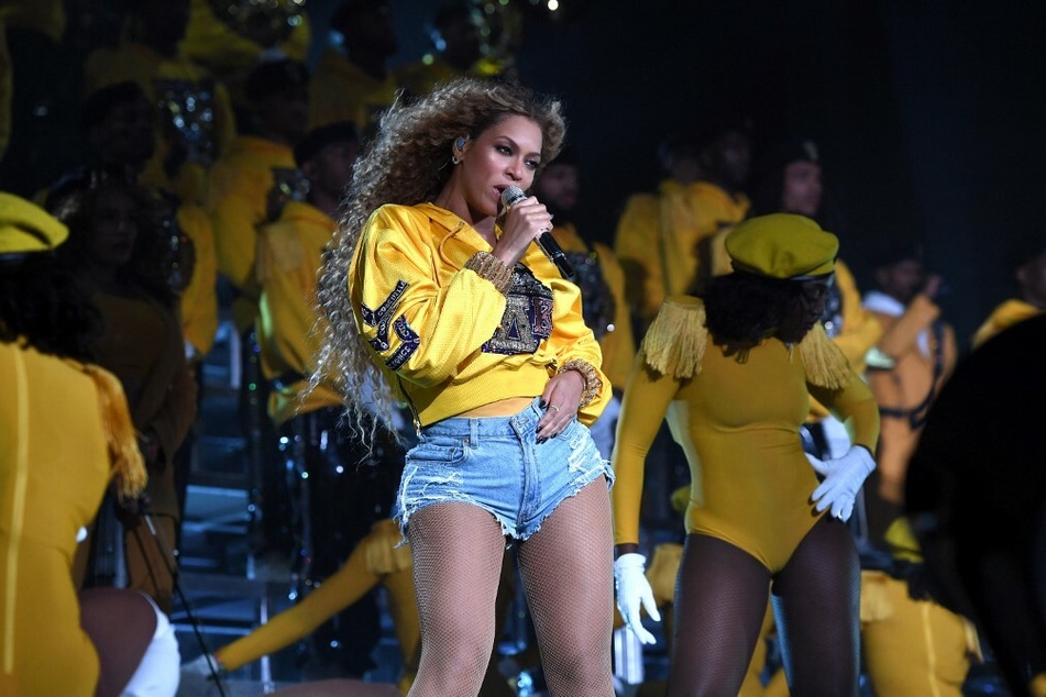 Beyoncé's breaks the internet with release of new single!