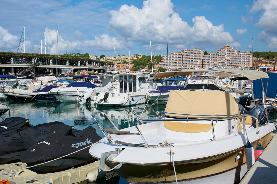 Ukrainian sailor tries to sink his Russian boss' yacht in Spain