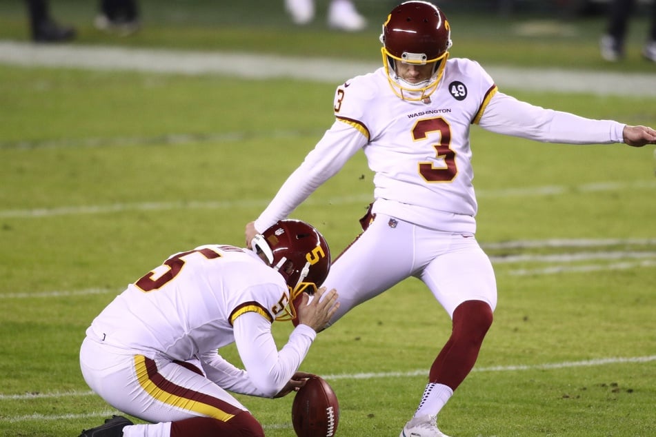 NFL: The WFT battles back against the Giants to escape with a close win at home