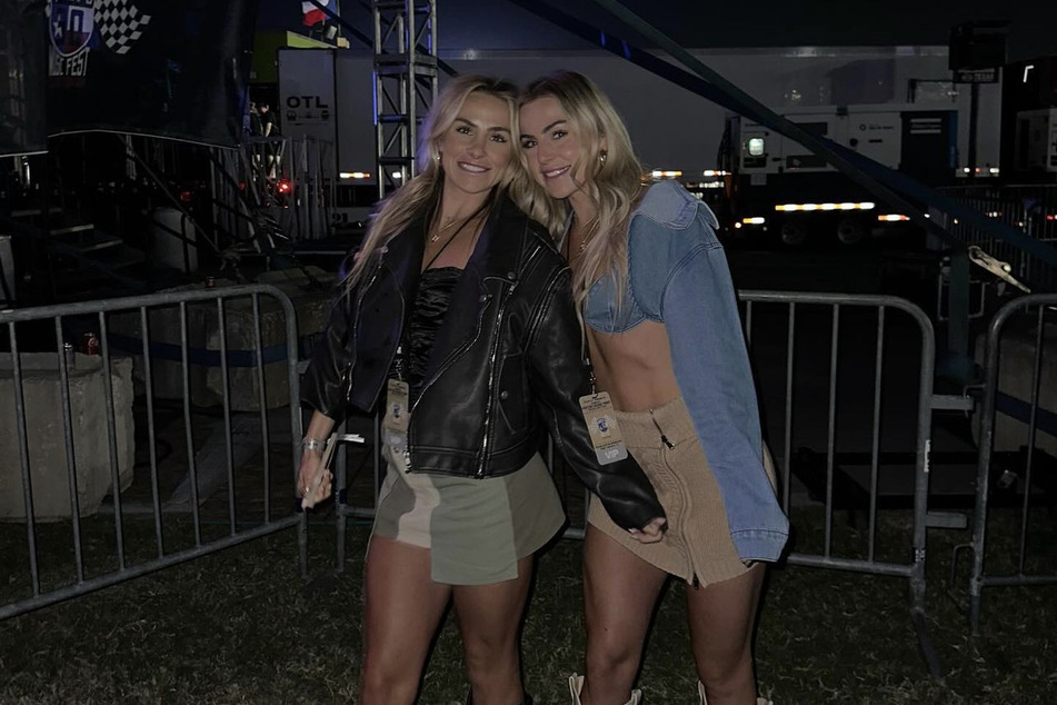 On TikTok, fans raved over the Cavinder twins' energy, hyping up the sister duo per usual.