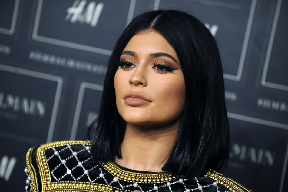Kylie Jenner wants to make voting sexy with a hot Instagram post