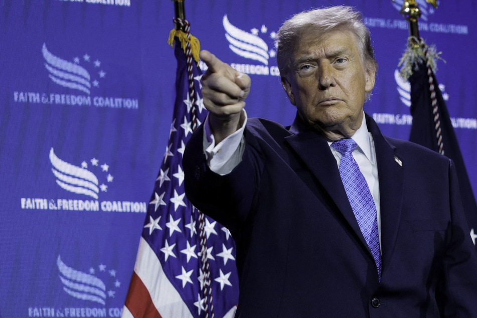 Trump announces rare Republican convention ahead of midterms: "A RALLY like none other!"