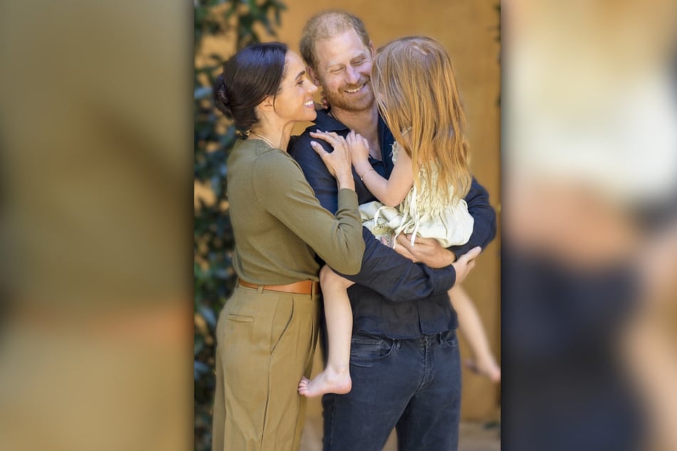 Meghan (l.) and her children had not been in Harry's hometown for years.