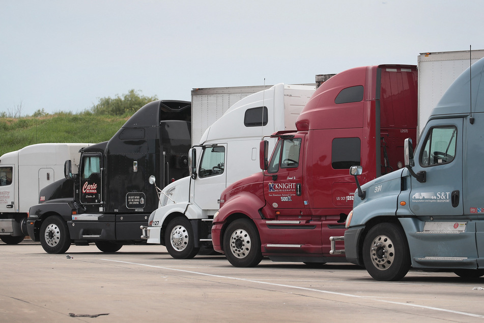 Trump administration abruptly stops visas for foreign truck drivers