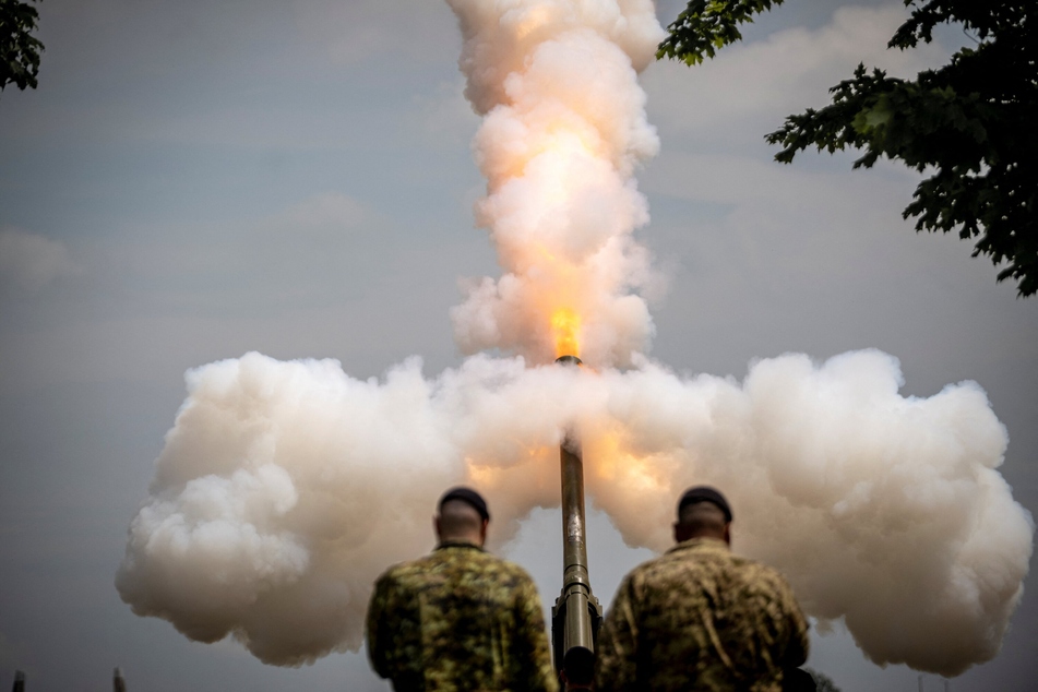 Canada's top military commander said that its armed forces are in talks to potentially defend Gulf States from Iranian bombing.