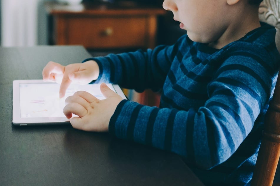 Too much screen time raises children's risk of heart disease – here's how