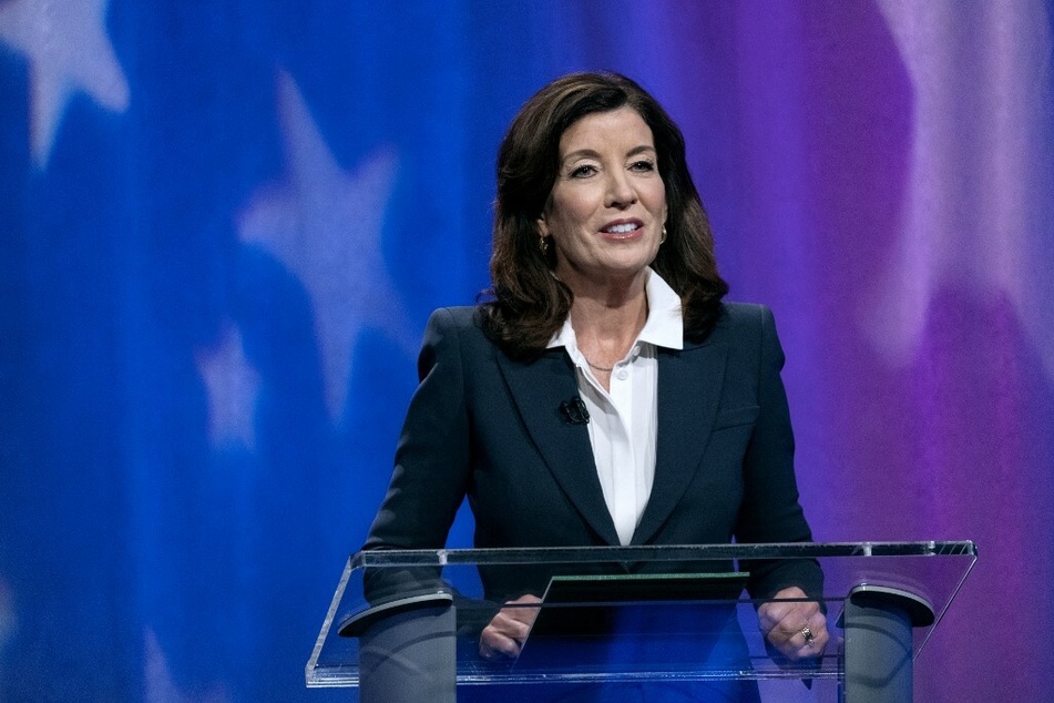 NY Governor Kathy Hochul signs new voter protection bill into law