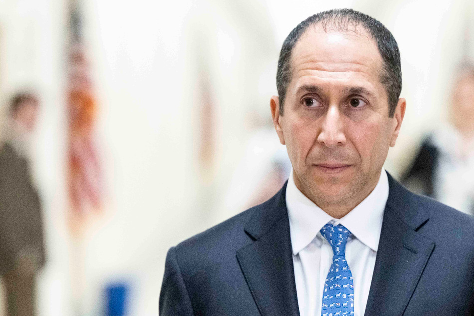 Epstein's accountant reveals list of powerful men who helped build his vast wealth